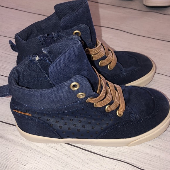 💖 Old Navy Denim High Tops - Picture 2 of 5